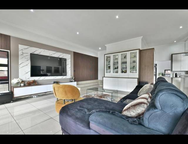 4 BEDROOM HOUSE FOR SALE IN EYE OF AFRICA